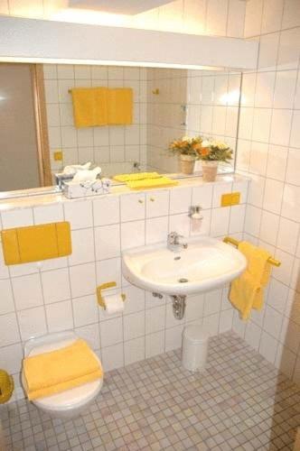 Hotel Pfaelzer Hof, Zum Schokoladengiesser Rodalben المظهر الخارجي الصورة